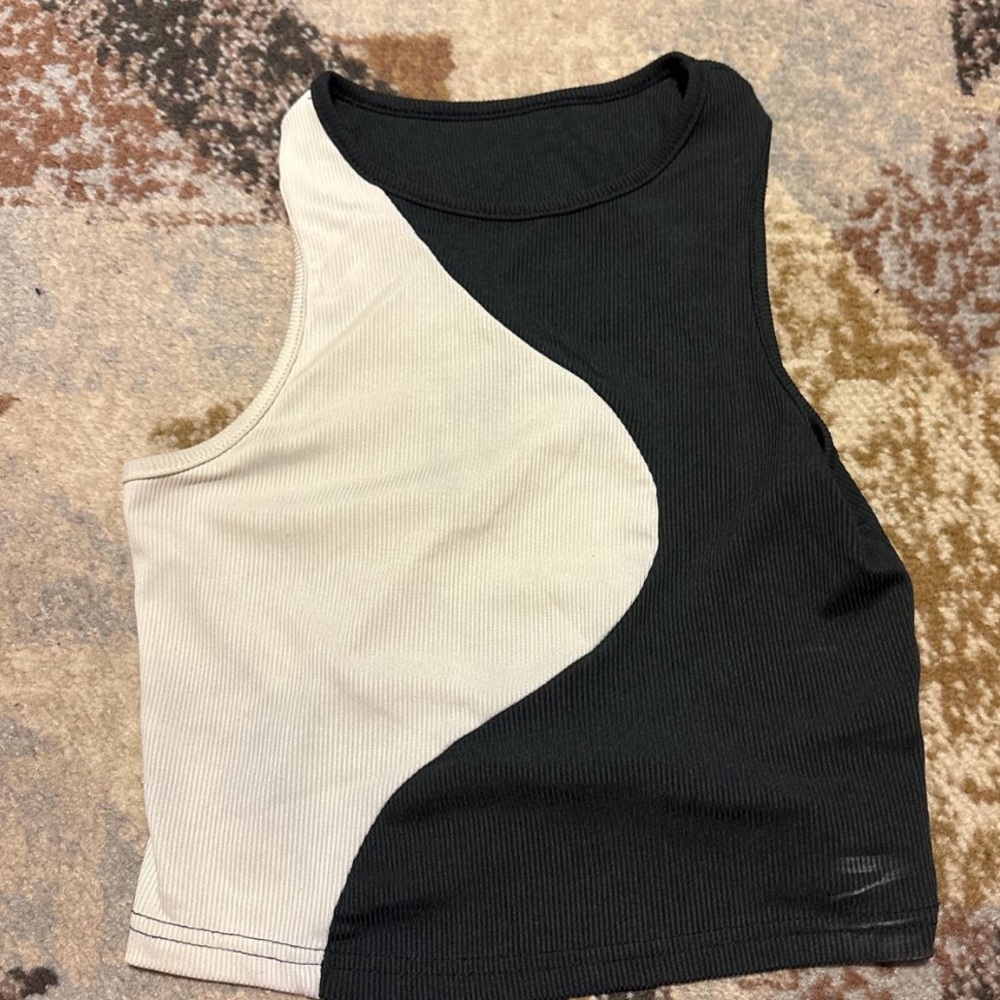 SHEIN Black and Cream Wave Tank Top